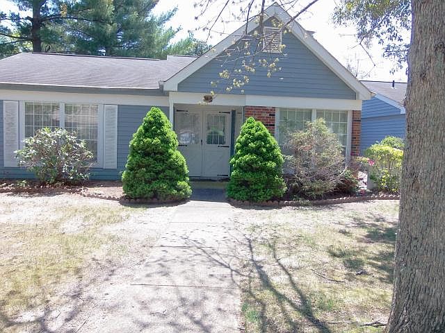 1st image of 608A Sheffield Dr