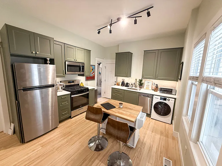 1508 N Artesian Ave #1R — Photo 2