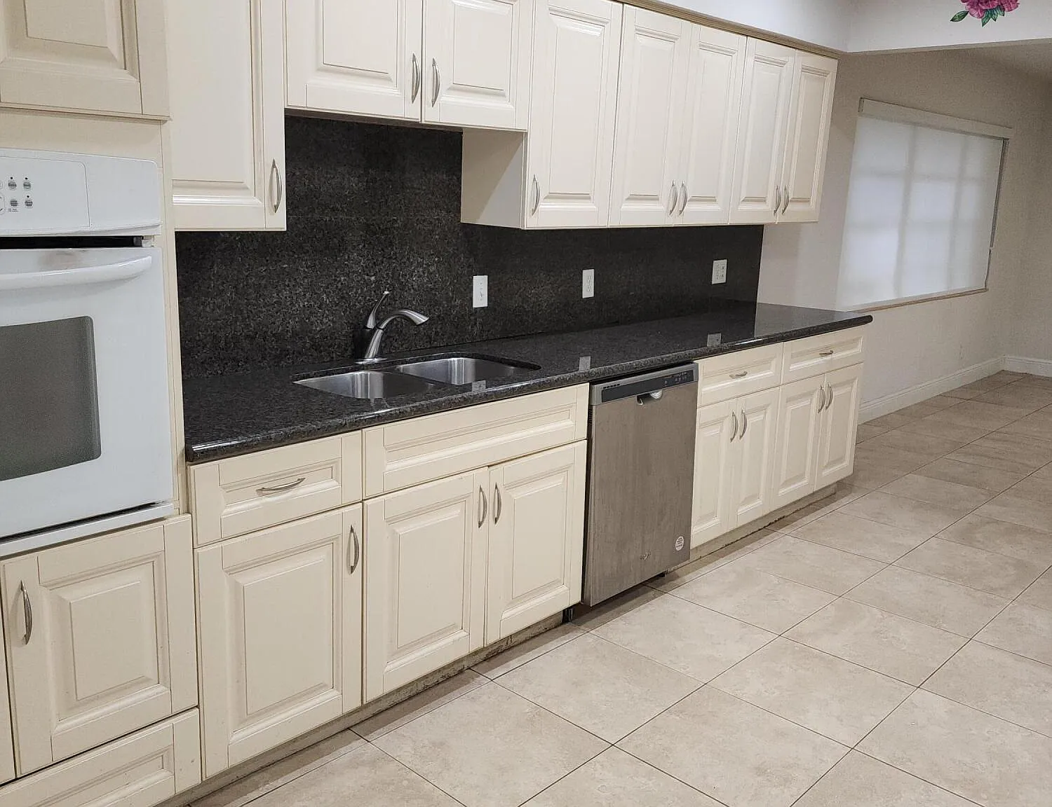 4 bed, 2.5 bath, 1768 sqft, $3,000 — Photo 4