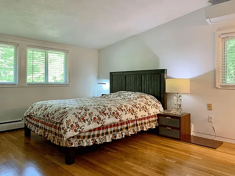 30 Peacock Farm Rd — Photo 9