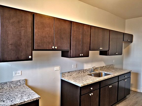 2nd image of 4352-58 S Indiana Ave #122-2