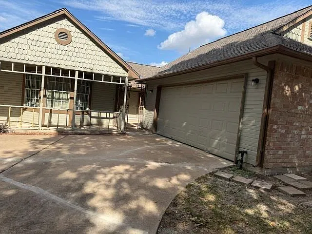 3 bed, 2.0 bath, 1751 sqft, $1,950 — Photo 4