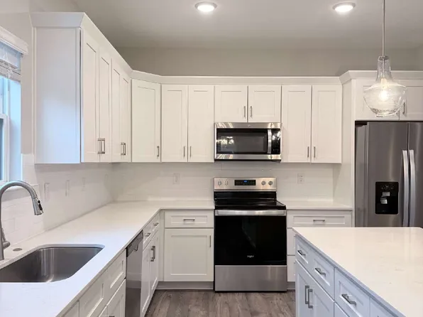 57 Walnut Springs Dr #D19, Asheville, NC 28804