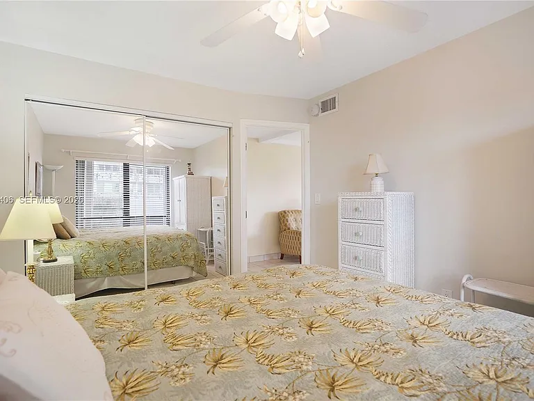 3215 N Ocean Dr #301 — Photo 13
