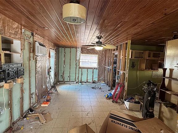 4th image of 5290 Circle Dr