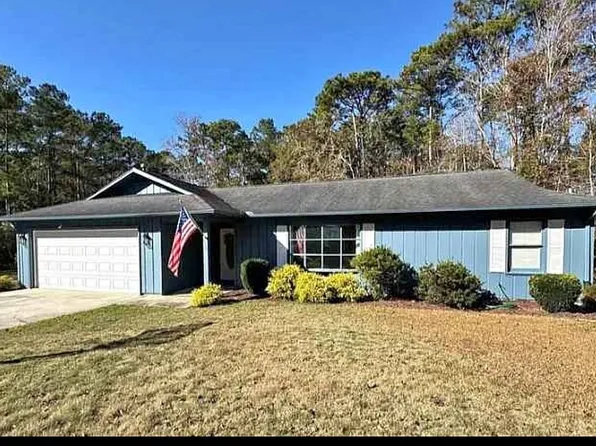 580 Boundaryline Dr NW, Calabash, NC 28467