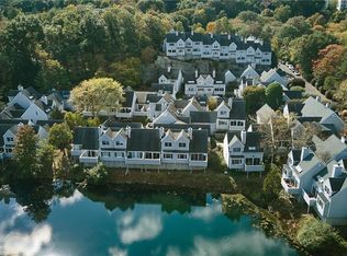 29 Wilton Crst #29, Wilton, CT 06897