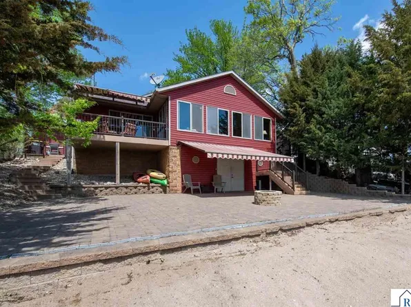 412 Doran Dr, Madison Lake, MN 56063