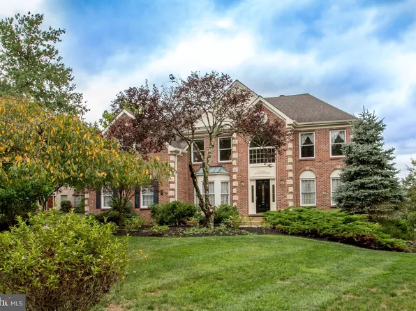 17 Riverstone Cir, New Hope, PA 18938