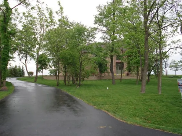 816 Waco Way, Poplar Grove, IL 61065