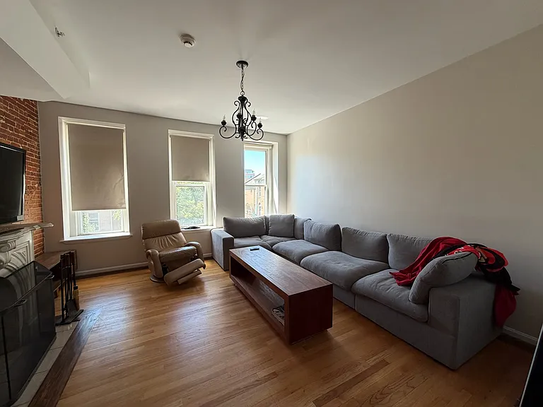 2920 Elliott St — Photo 10