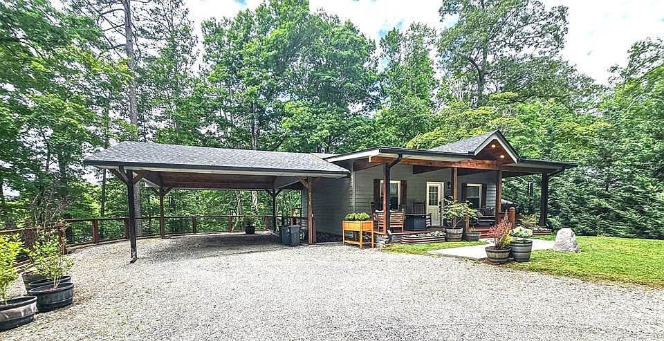 1st image of 210 Hedden Rd