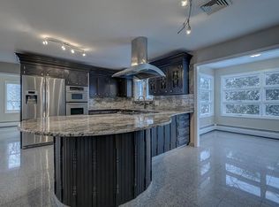 41 Queen Ave, Methuen, MA 01844