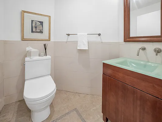 Sold by Douglas Elliman | media 10