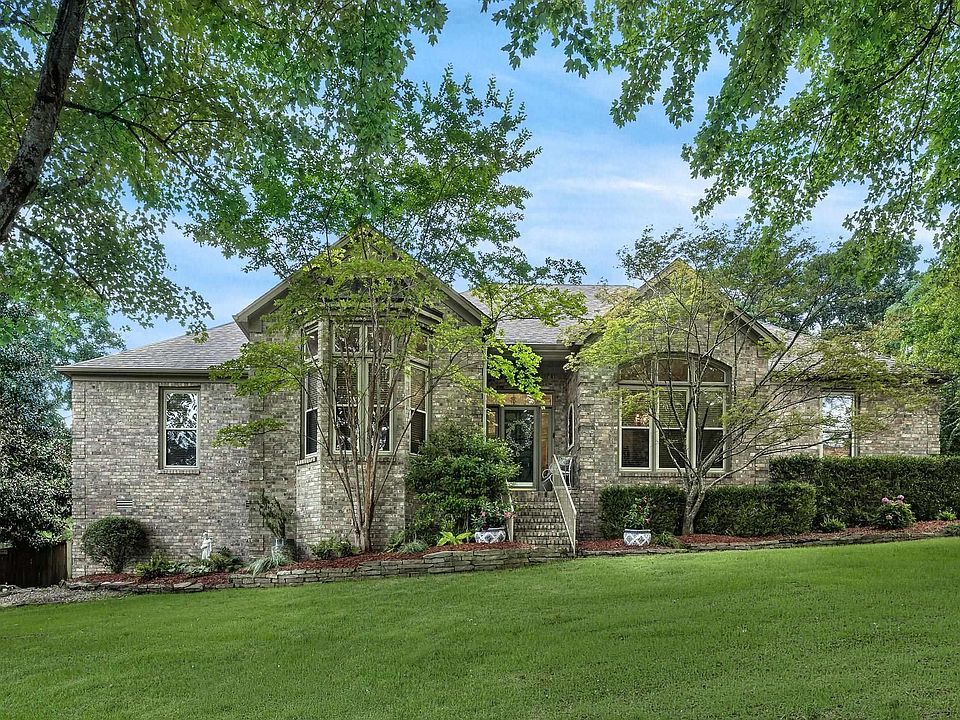 1st image of 6 Piney Ln