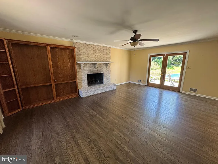 317 W Seminary Ave — Photo 12