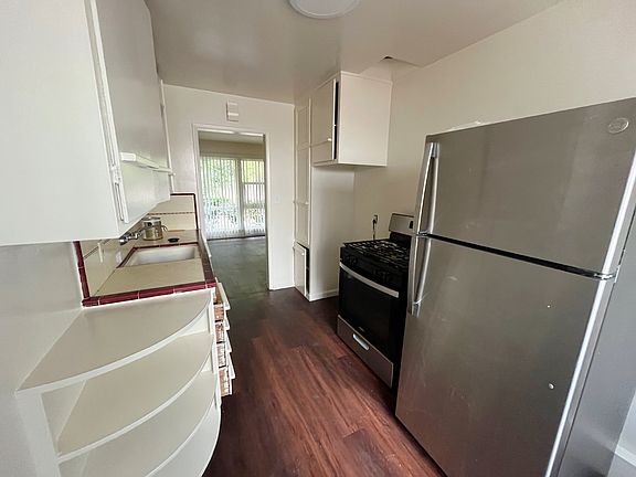 4th image of 3717 Ingraham St