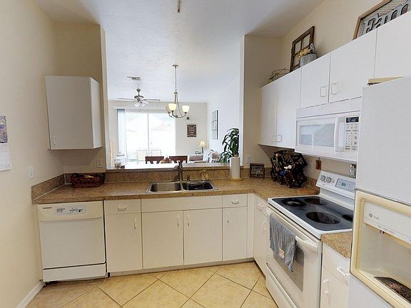 4th image of 3643 Pine Oak Cir