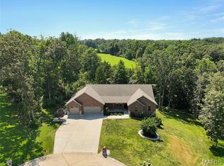 121 Cherry Hills Ct, Washington, MO 63090