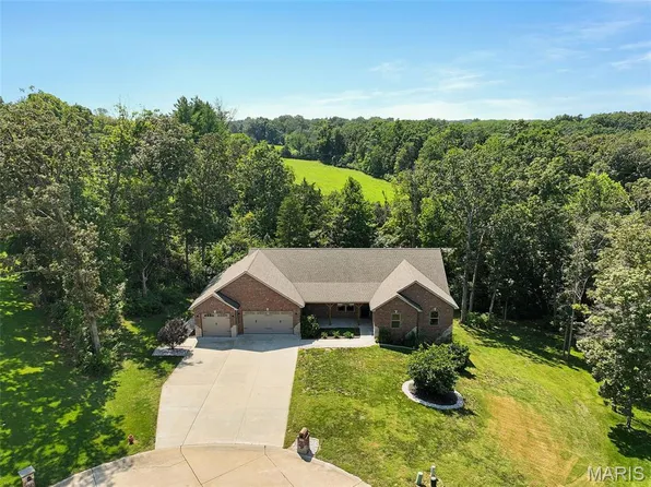 121 Cherry Hills Ct, Washington, MO 63090