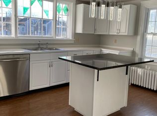 32 Houston Ave, Newport, RI 02840