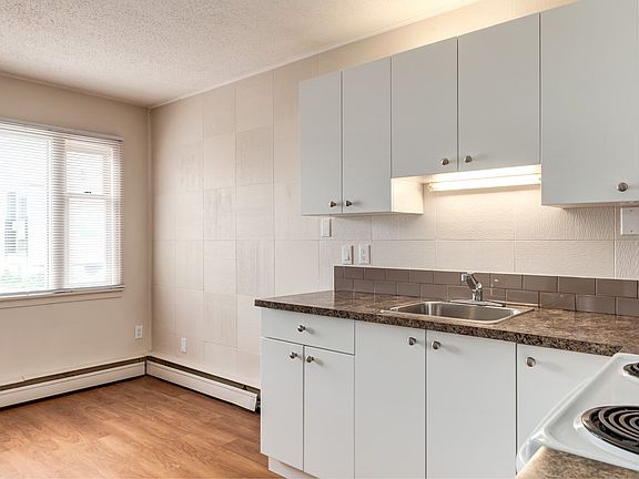 5th image of 4722 46th St #19