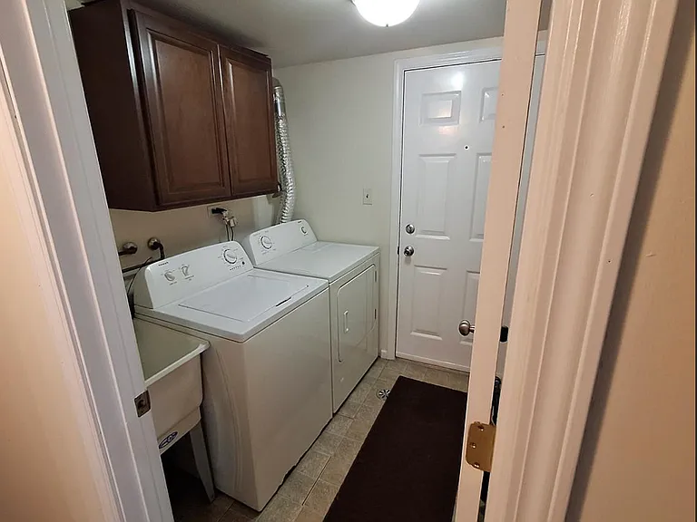 10501 S Highland Rd #104C — Photo 3