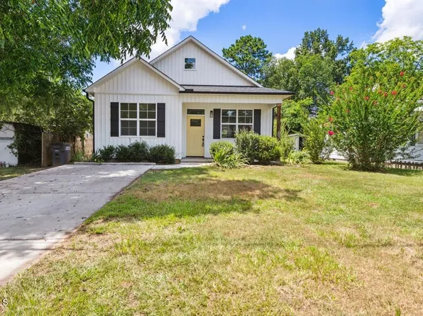 303 Godwin St, Selma, NC 27576