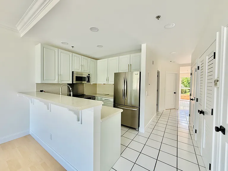 98 Southfield Ave #105 — Photo 5