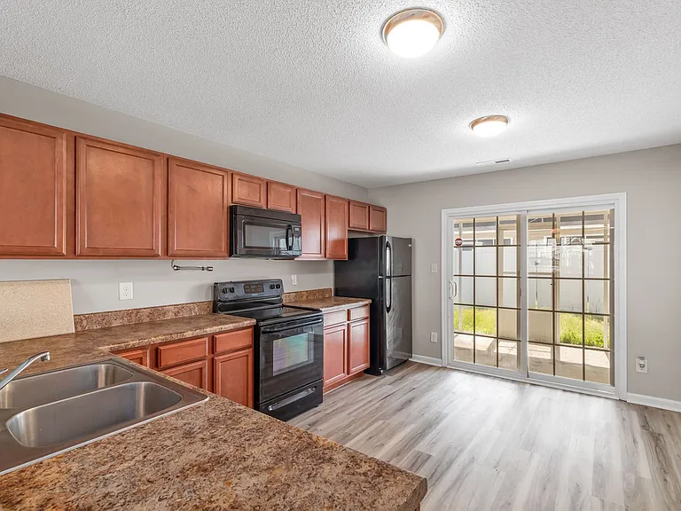 1004 Banister Loop — Photo 13