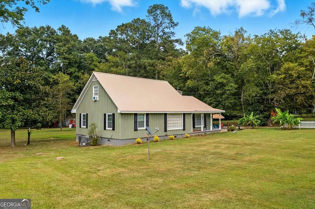 241 Riverbend Dr photo 1