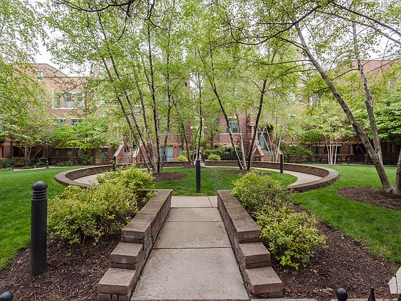 2nd image of 1351 W Altgeld St APT 1I