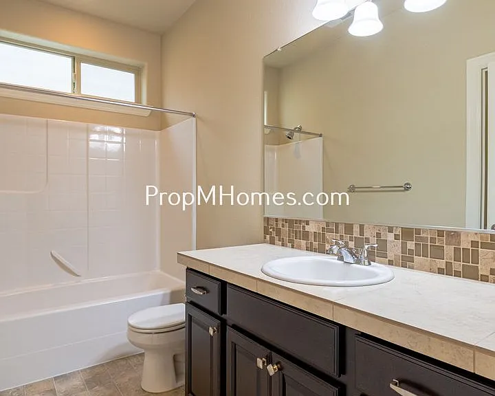 10655 SW Barber St — Photo 21