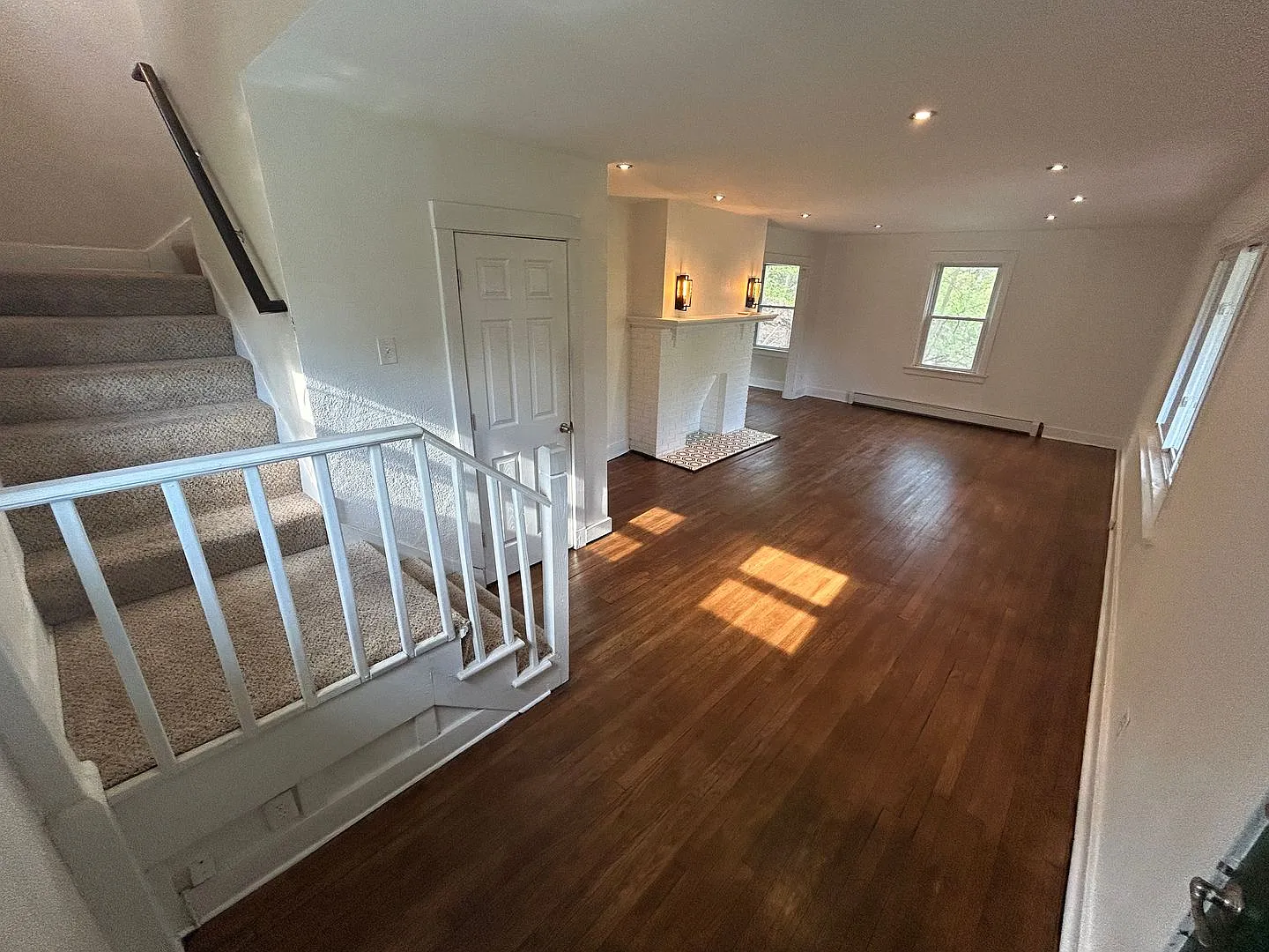 Private 3-Bedroom Home In East Hills — Photo 4