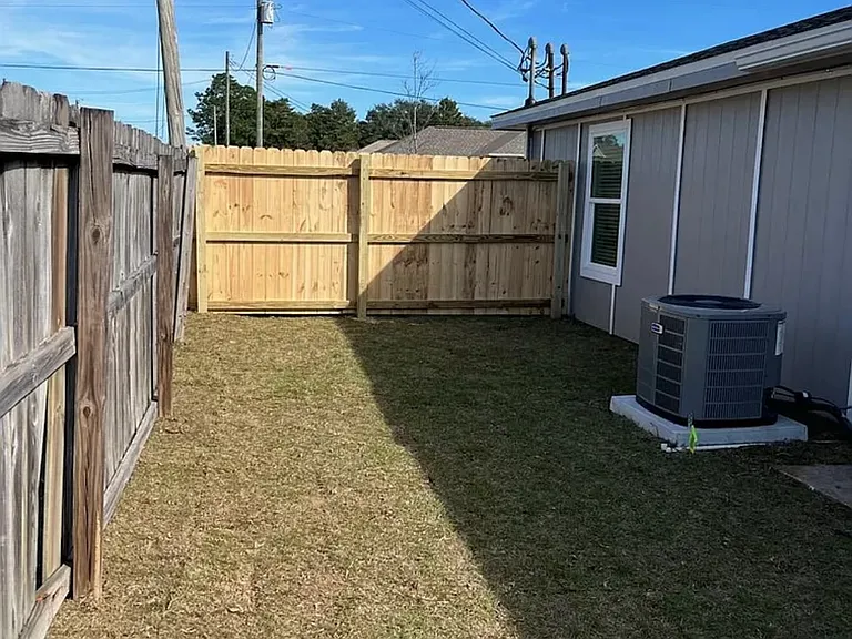 Private fenced in yard