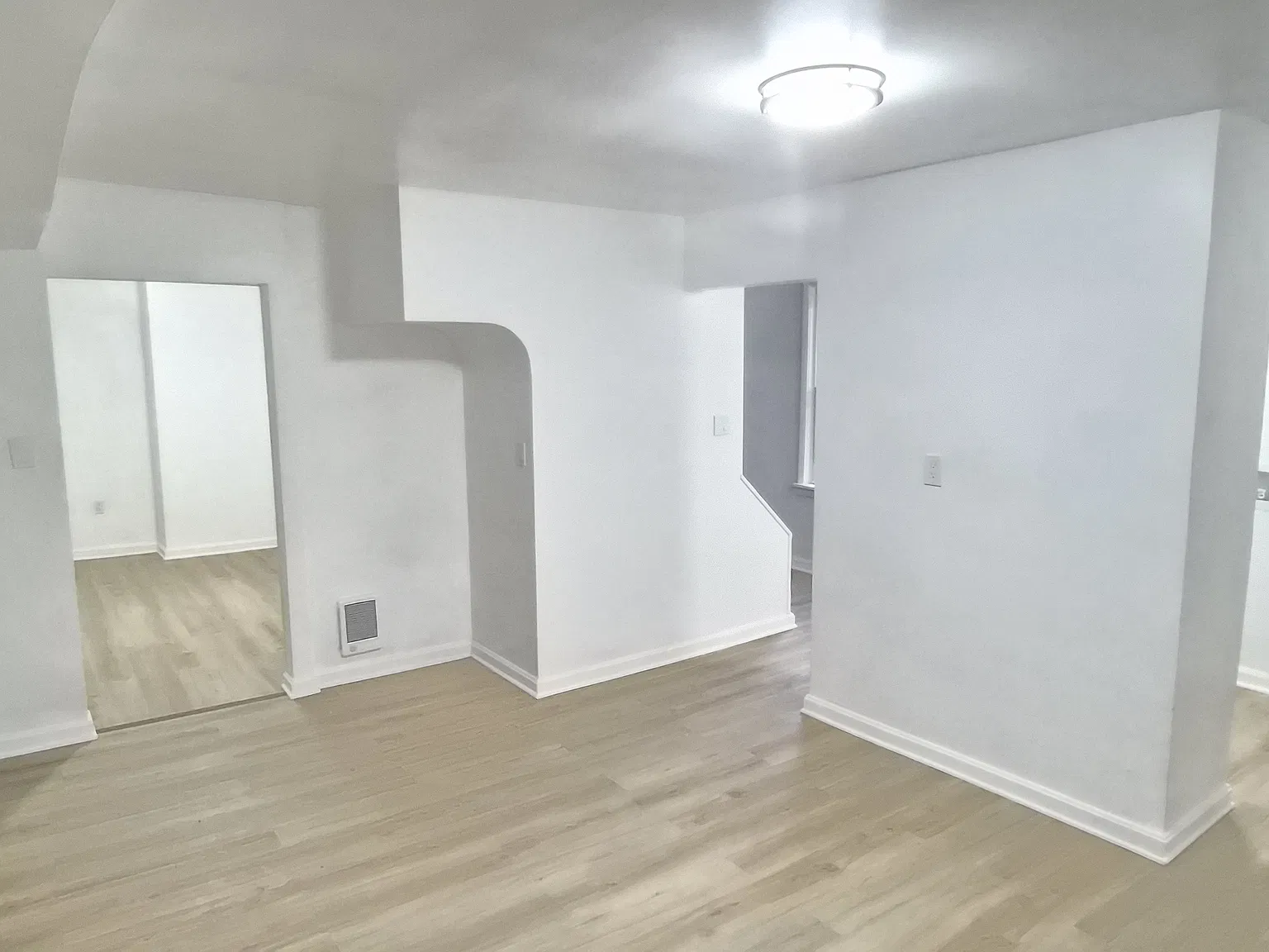 4 bed, 2200 sqft, $1,450 — Photo 3