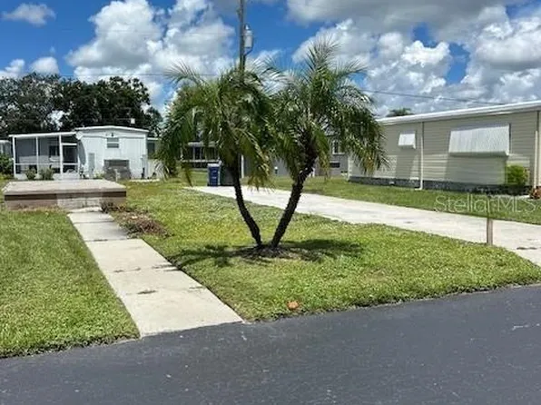 204 Freeport Dr, Sarasota, FL 34233