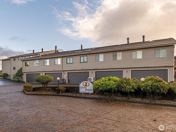 4th image of 1310 River Road #9