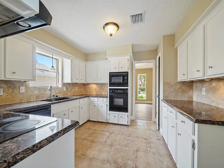 3602 Cobleskill Ct — Photo 15