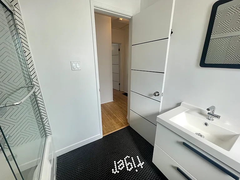 5959 Troost Ave — Photo 17