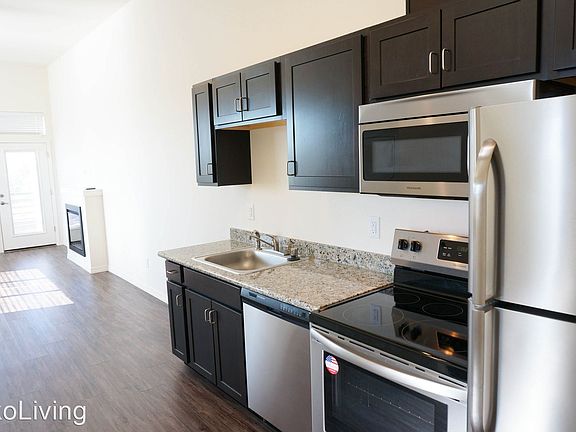 5th image of 1901 Broadway St APT 308