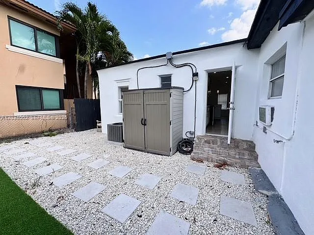 4783 NW Flagler Ter — Photo 14