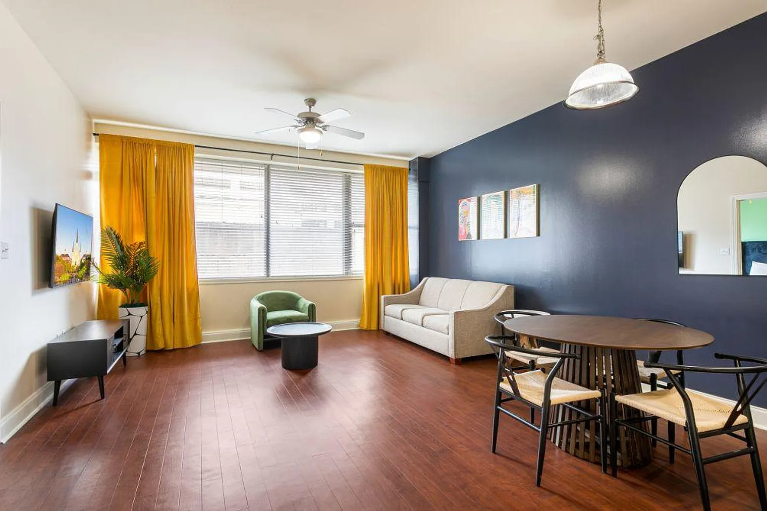 1 bed, 2.0 bath, 731 sqft, $4,763 — Photo 4