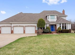 8630 Oak Country Ln, De Soto, KS 66018