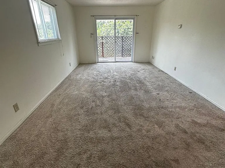 Versailles Apartments — Photo 6