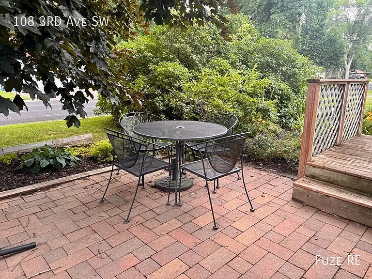 108 3rd Ave SW — Photo 3