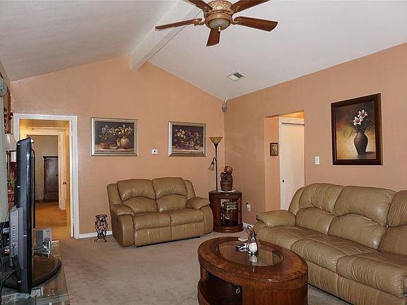 4th image of 223 Buckboard Dr