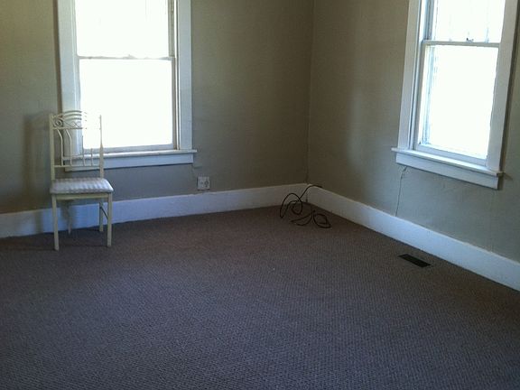 3rd image of 108 N 11th St