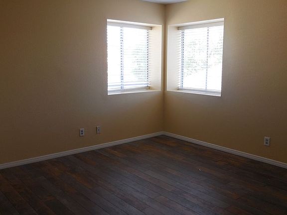 3rd image of 822 Schooner Dr