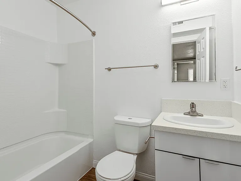 Solara Apartment Homes — Photo 37